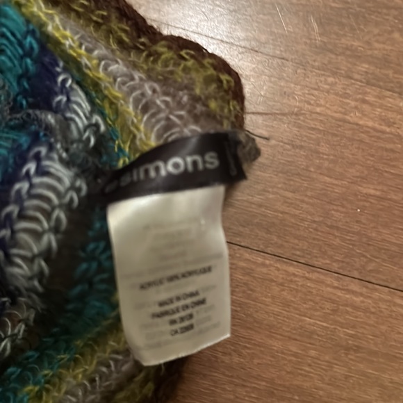 SIMONS infinity scarf - Picture 3 of 3